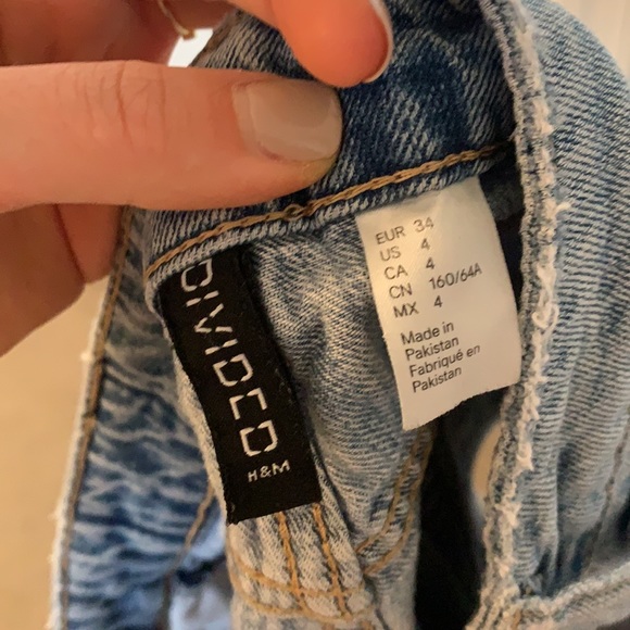 H&M distressed high rise denim jean shorts - Picture 5 of 6